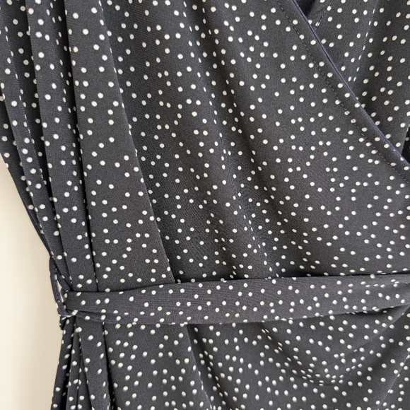 Gilli Trista Maternity Jersey Faux Wrap Dress - Size Small - Picture 4 of 7